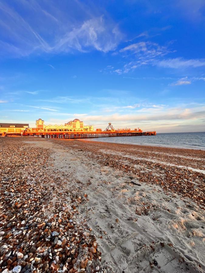 Southsea, Portsmouth - Two Bedroom Apartment - Newly Refurbished Throughout - Treetop Sea Views Esterno foto