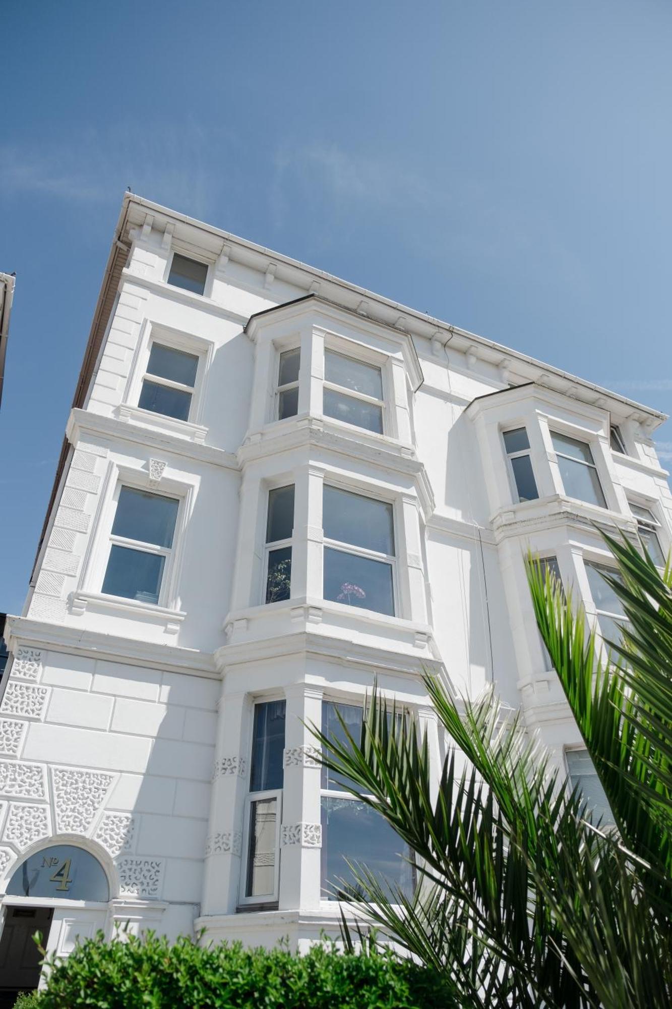 Southsea, Portsmouth - Two Bedroom Apartment - Newly Refurbished Throughout - Treetop Sea Views Esterno foto